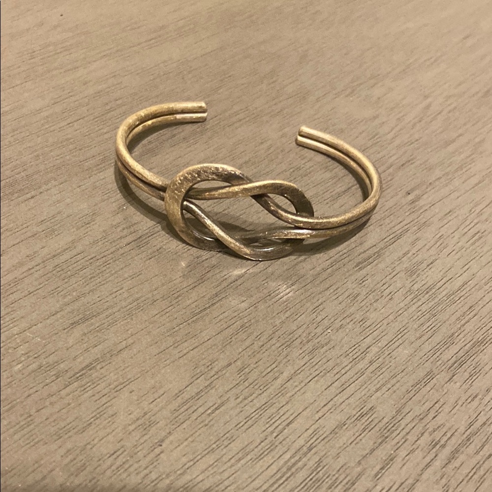 Elegant Gold Knot Cuff Bracelet